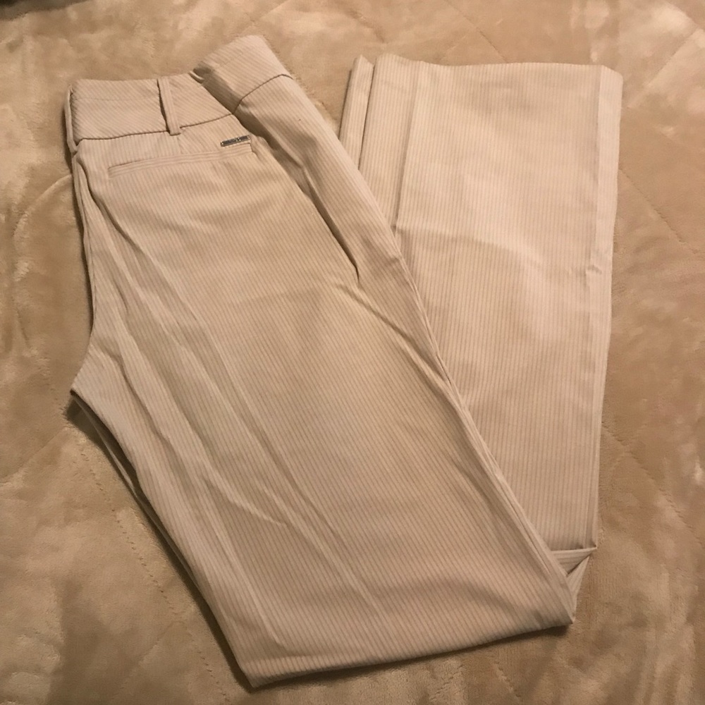 🎉SALE NY&CO 7th Ave tan pin stripe pants SZ 6 T